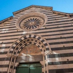 Kirkefasade i Monterosso al mare